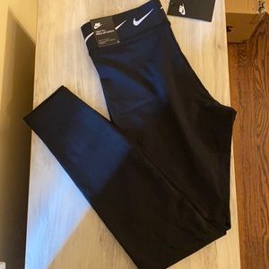 BRAND NEW ⭐️ nike womens leggings